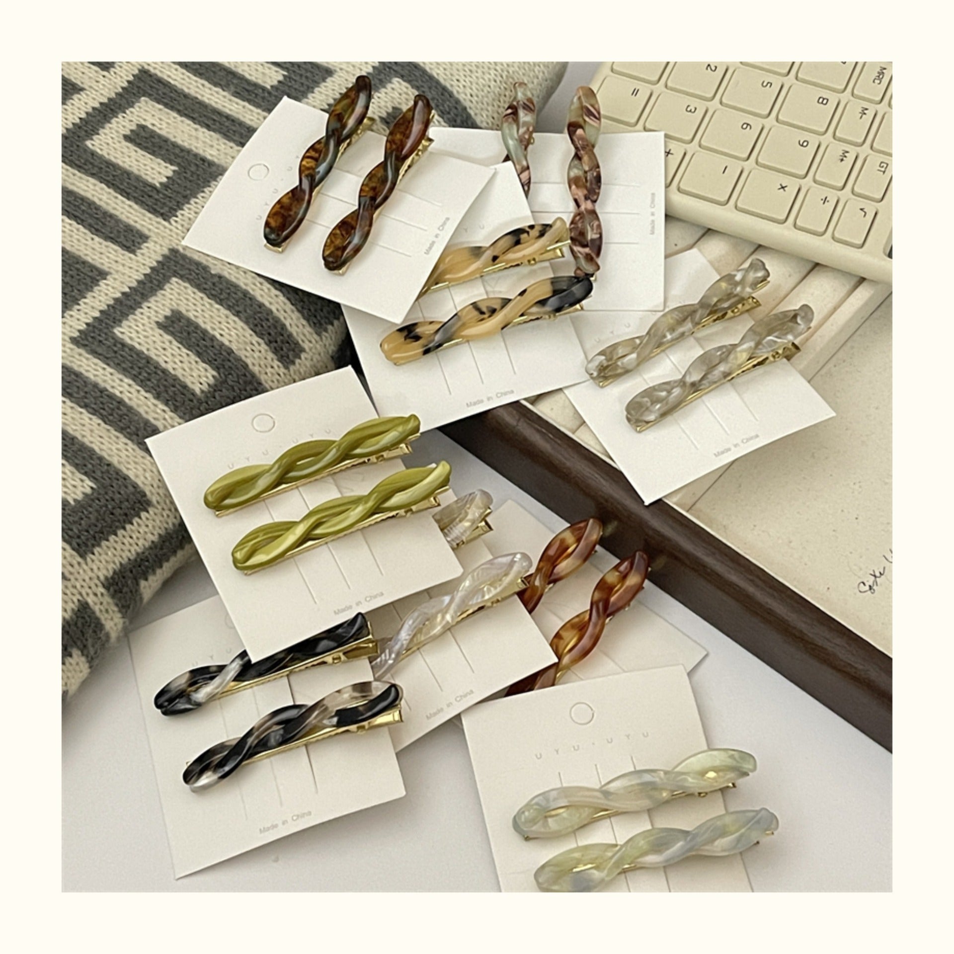 women's simple style twist acetic acid sheets hair clip