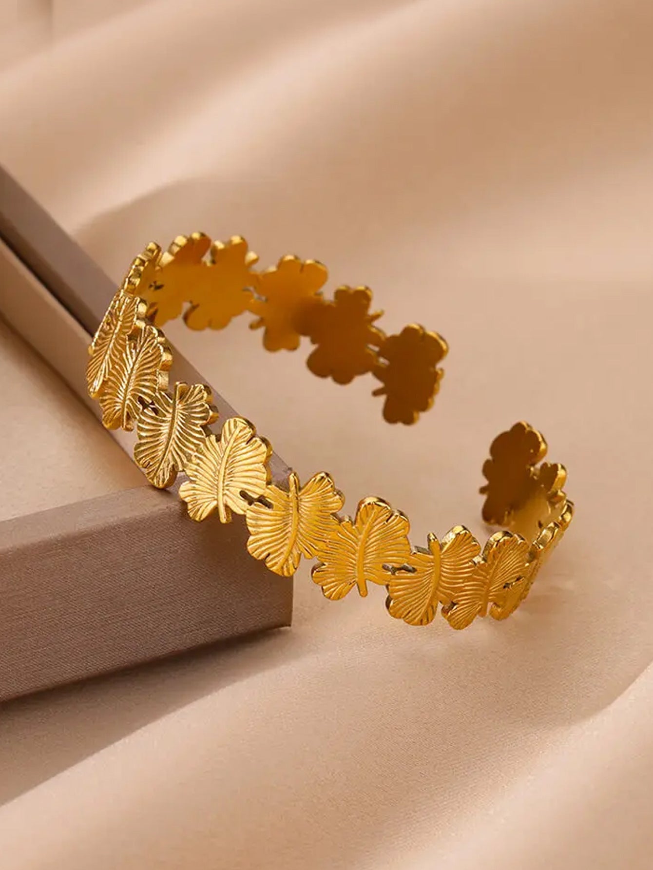 Retro Simple Style Geometric 304 Stainless Steel 18K Gold Plated Bangle In Bulk