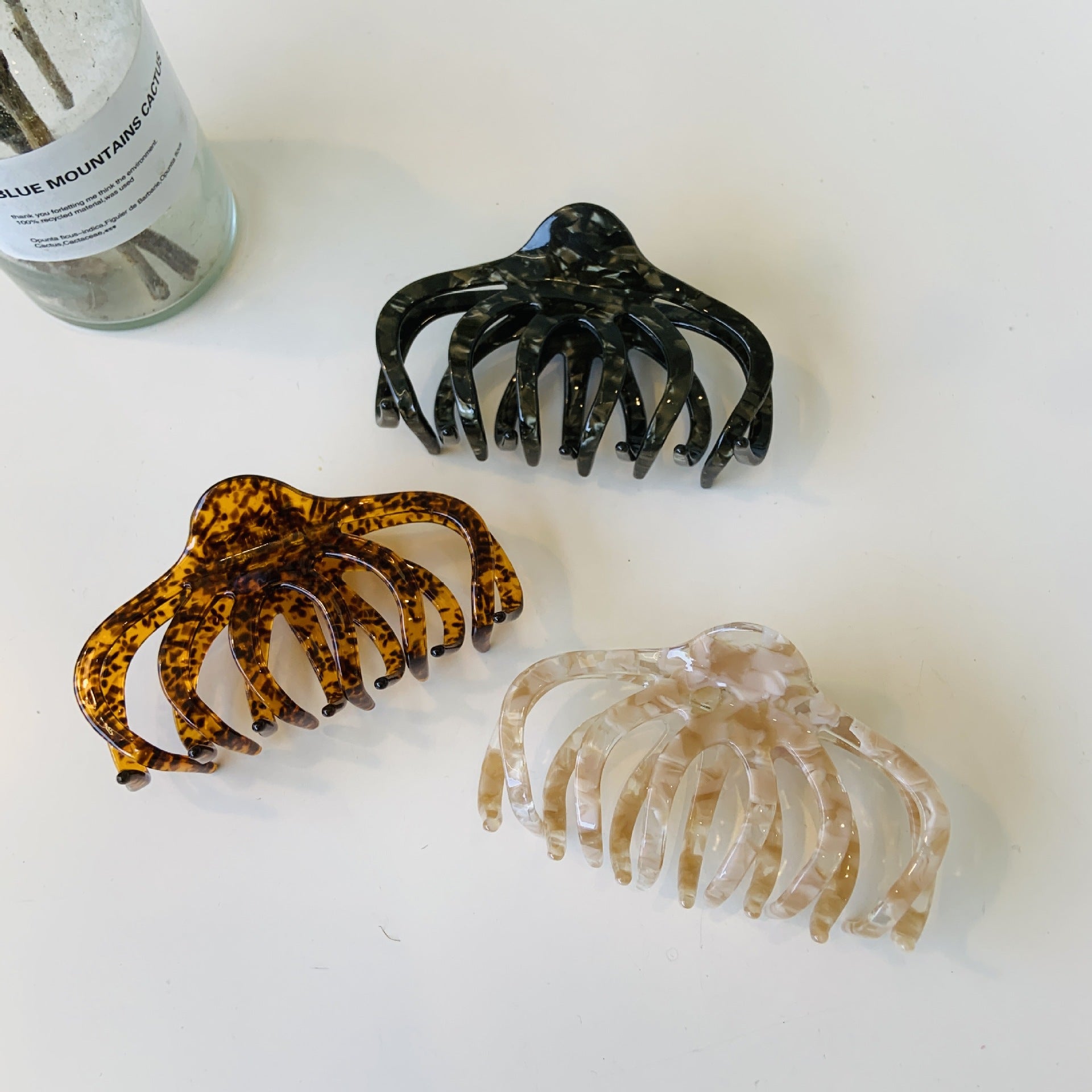 Women's Simple Style Geometric Acetic acid sheets Polishing Hair Claws