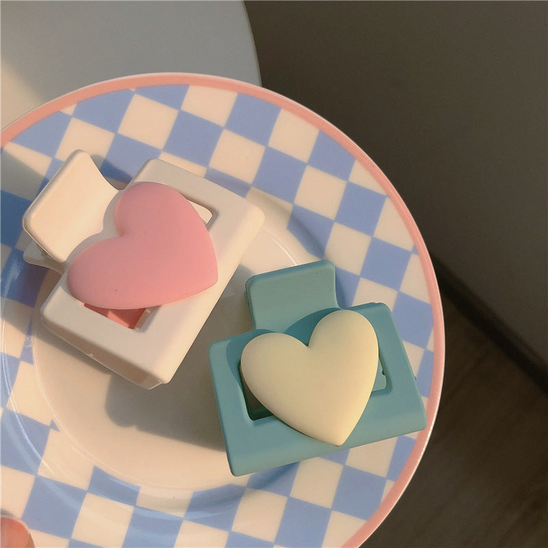 sweet heart shape resin handmade hair claws