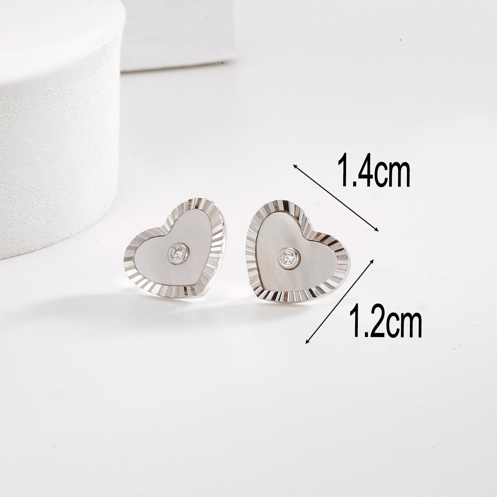 Agate love stud earrings 2025 new popular Ankola red earrings light luxury high-end small fragrant wind earrings