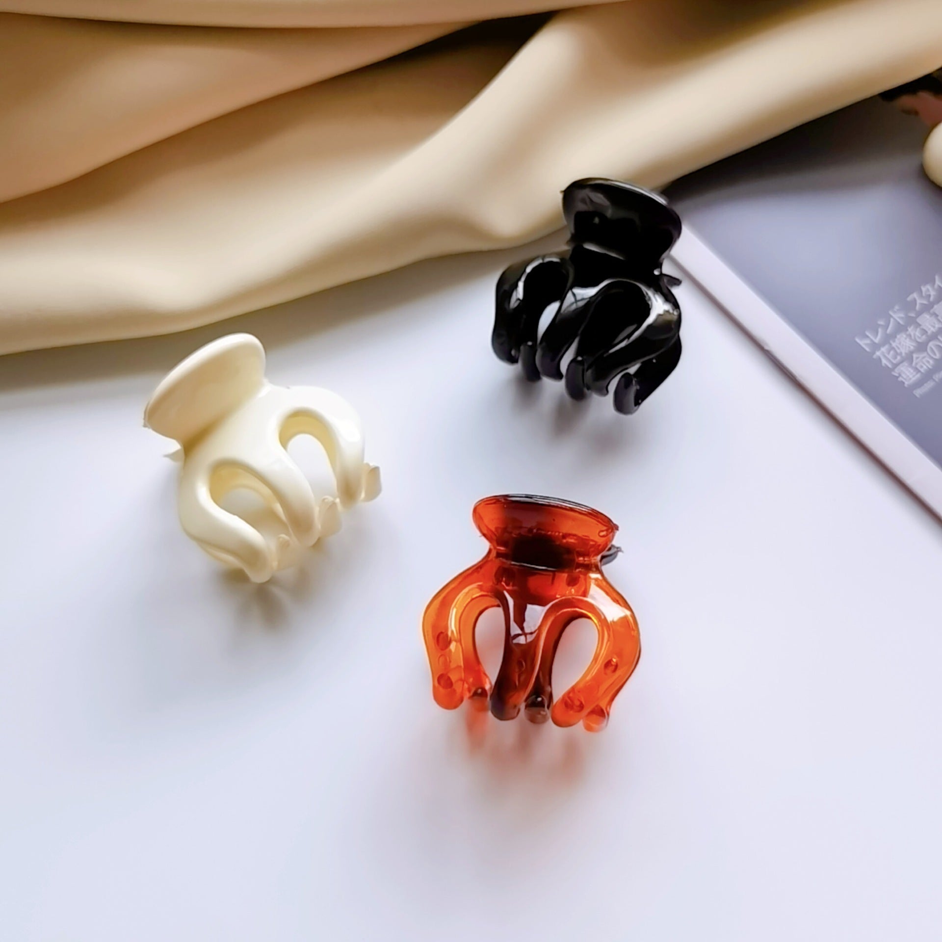 Women's Commute Korean Style Solid Color Plastic Hair Claws