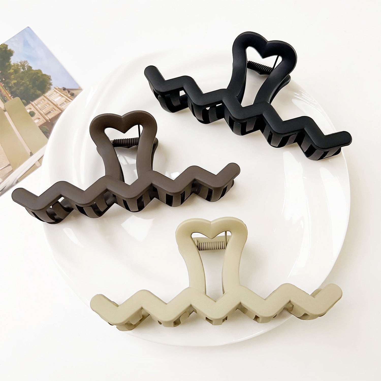 Women's Simple Style Waves Arylic Hair Claws