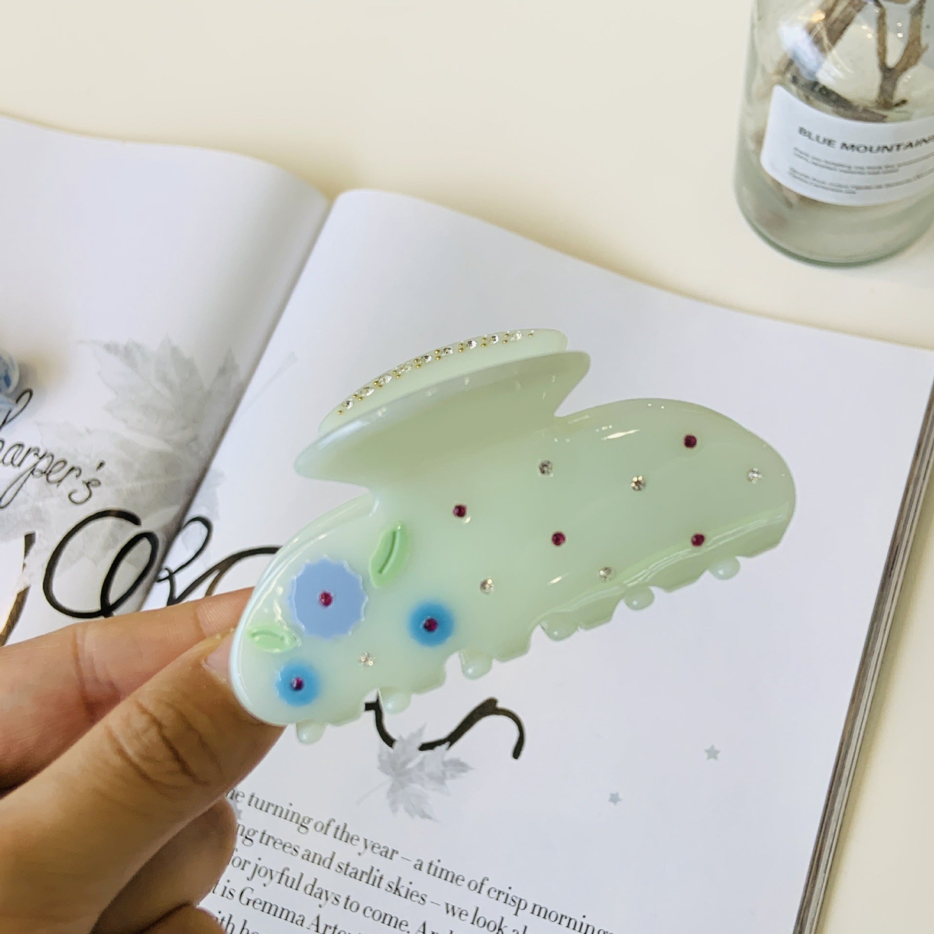 Women's Cute Solid Color Flower Acetic acid sheets Hair Claws