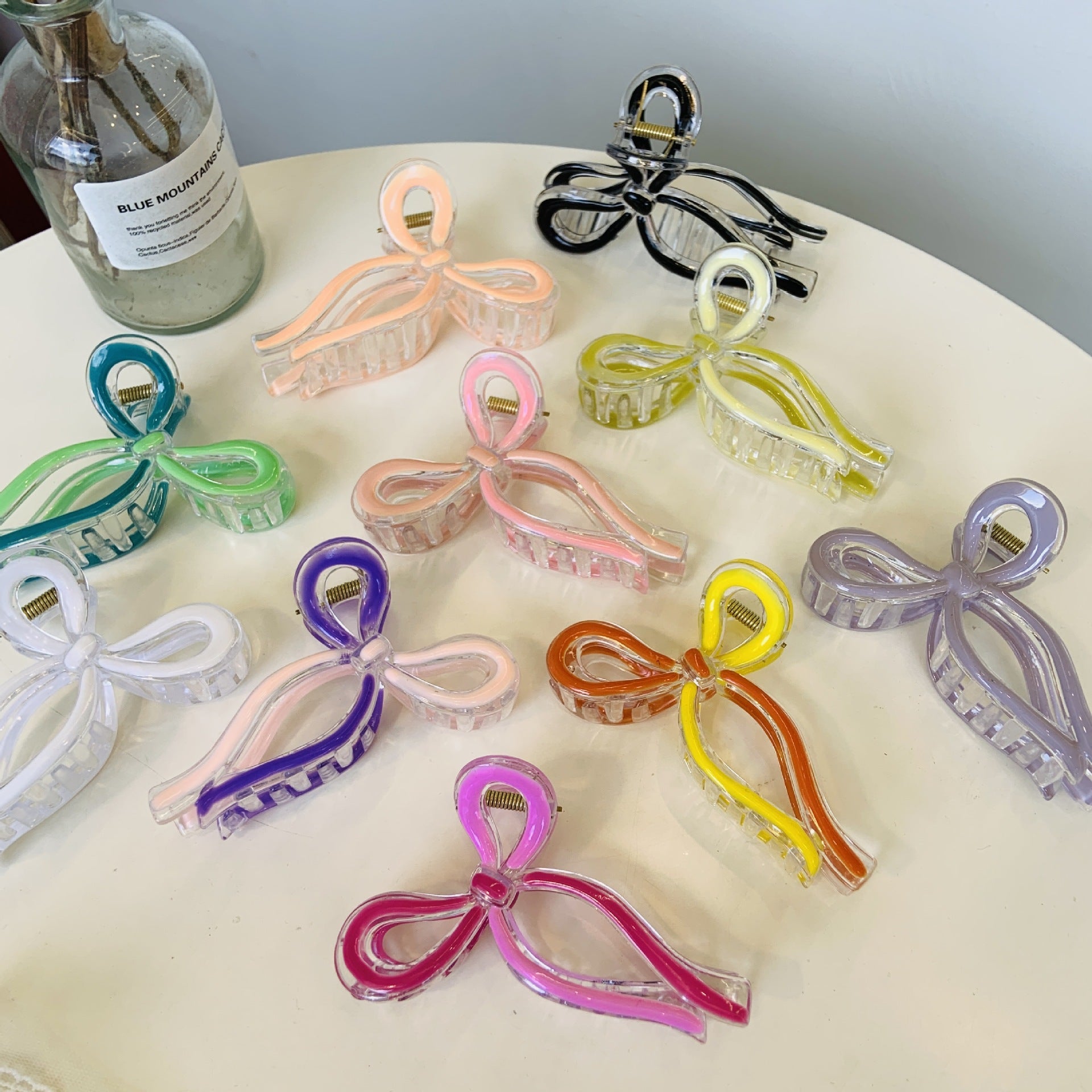 Women's Simple Style Bow Knot Plastic Resin Polishing Hair Claws