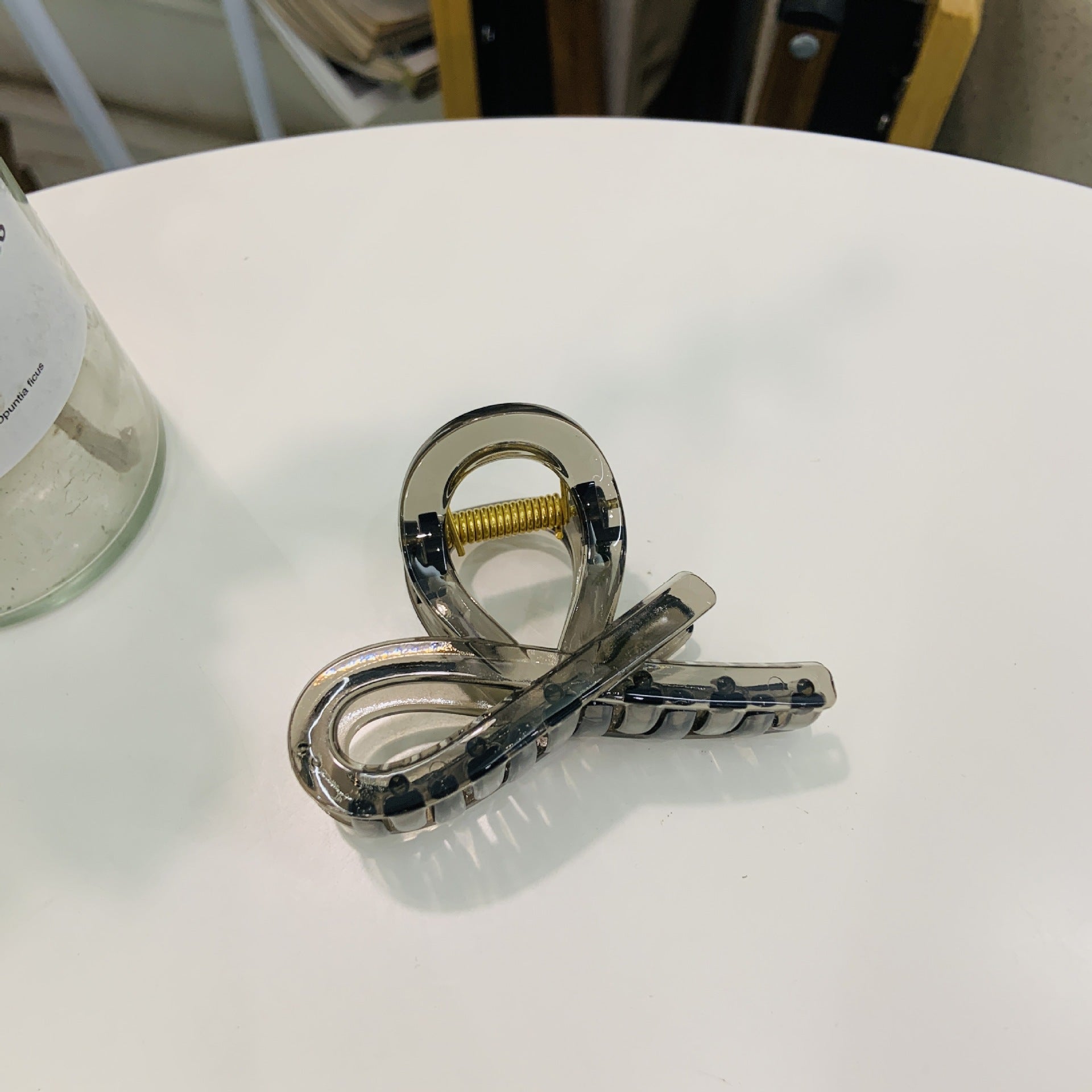 Women's Simple Style Bow Knot Plastic Resin Polishing Hair Claws