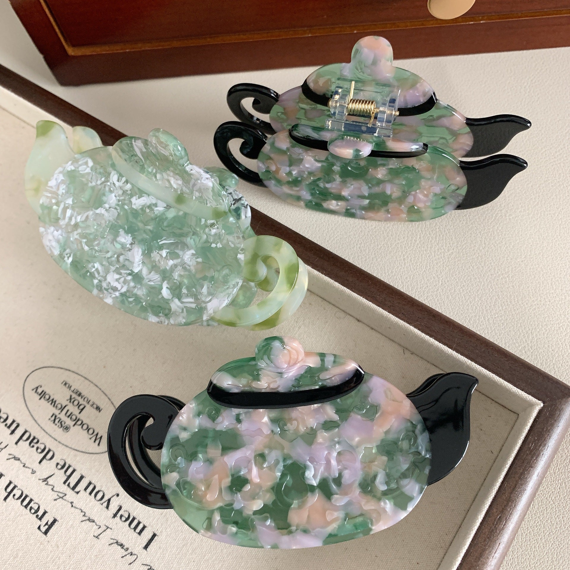 Women's Chinoiserie Teapot Acetic acid sheets Hair Claws