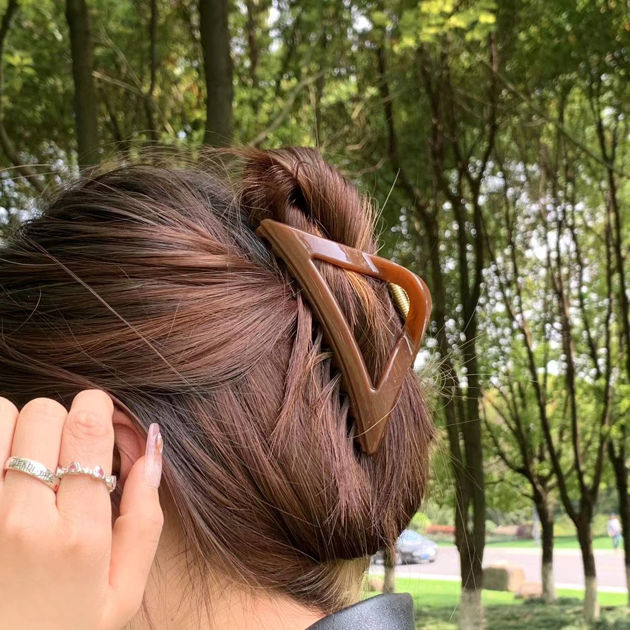 lady triangle arylic stoving varnish hair claws