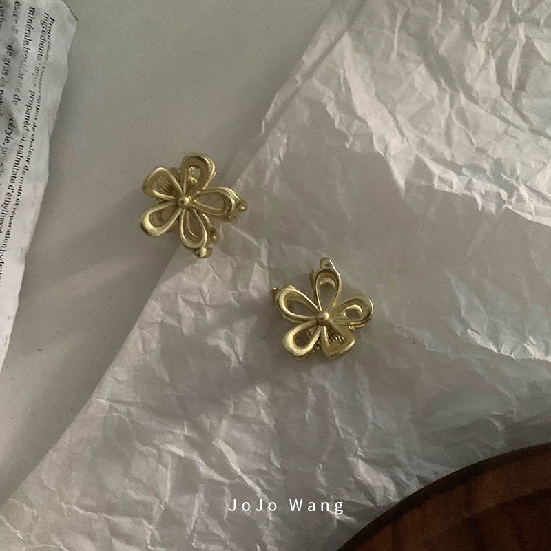 Women's Sweet IG Style Flower Metal Hollow Out Hair Claws