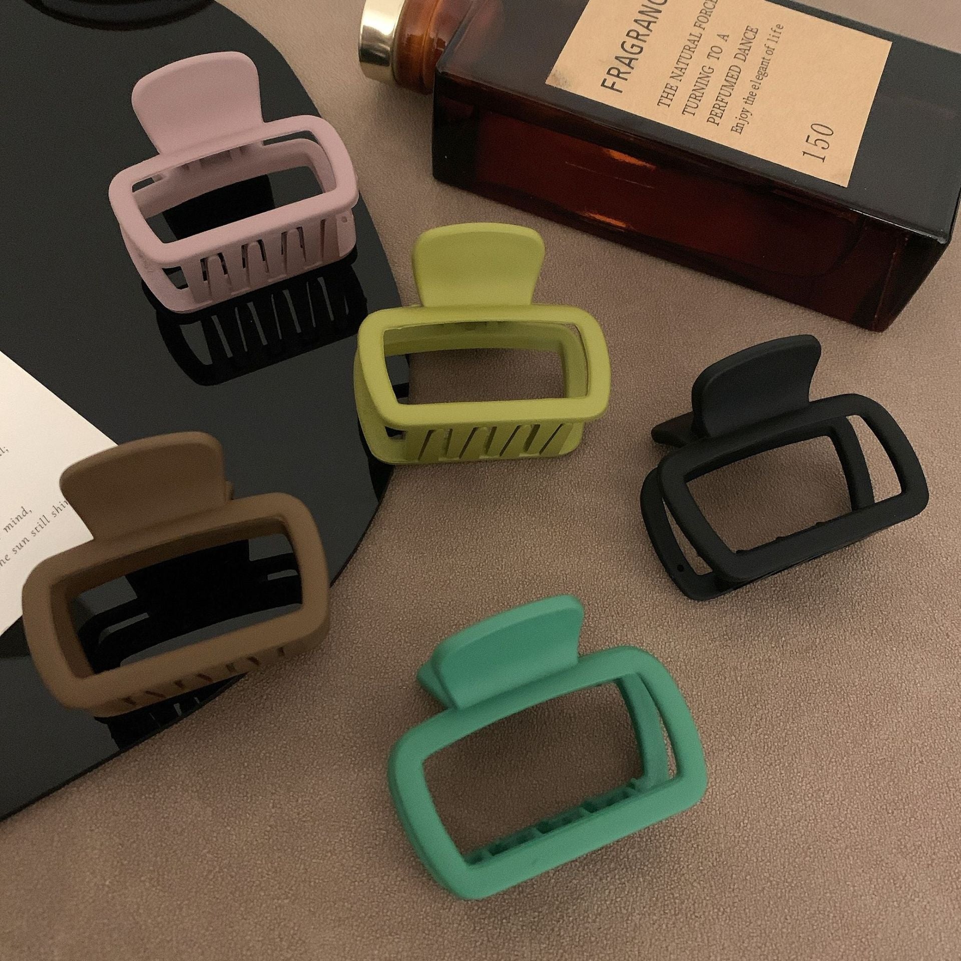 retro solid color plastic hair claws