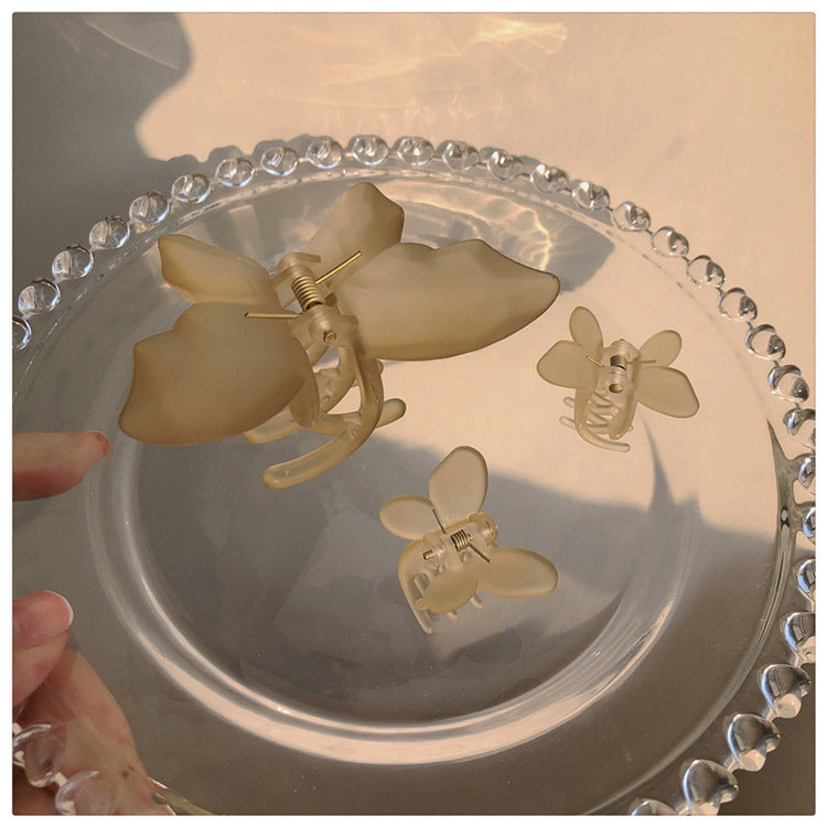 Women's Sweet Butterfly Plastic Stoving Varnish Hair Claws