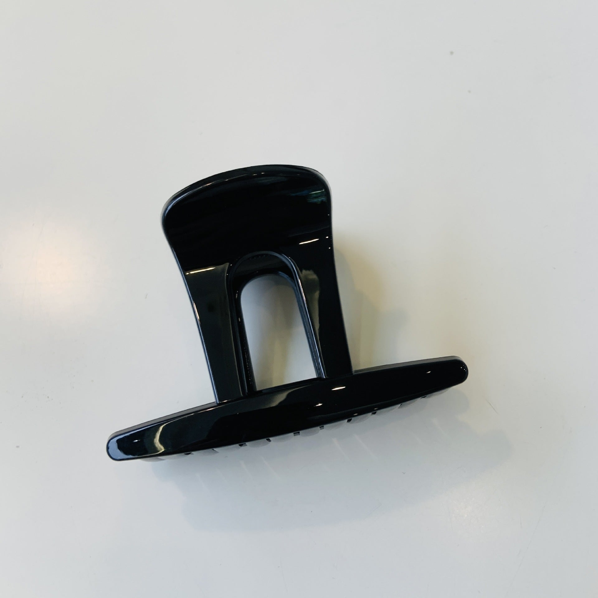 Women's Simple Style Top Hat Solid Color Plastic Hair Claws