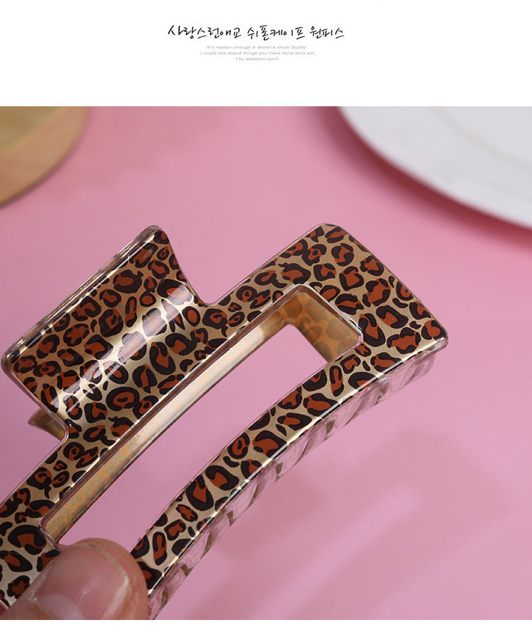Women's Retro Leopard Plastic Printing Hollow Out Hair Claws