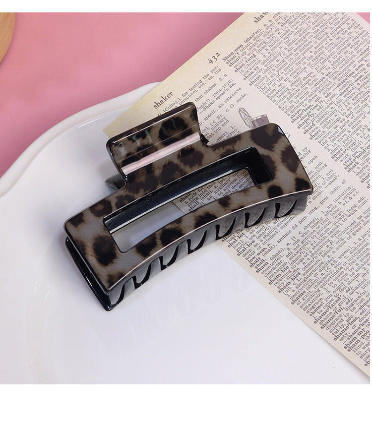Women's Retro Leopard Plastic Printing Hollow Out Hair Claws
