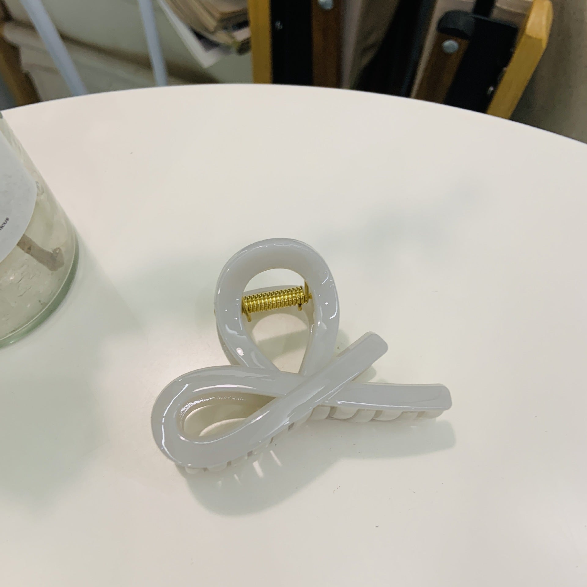 Women's Simple Style Bow Knot Plastic Resin Polishing Hair Claws