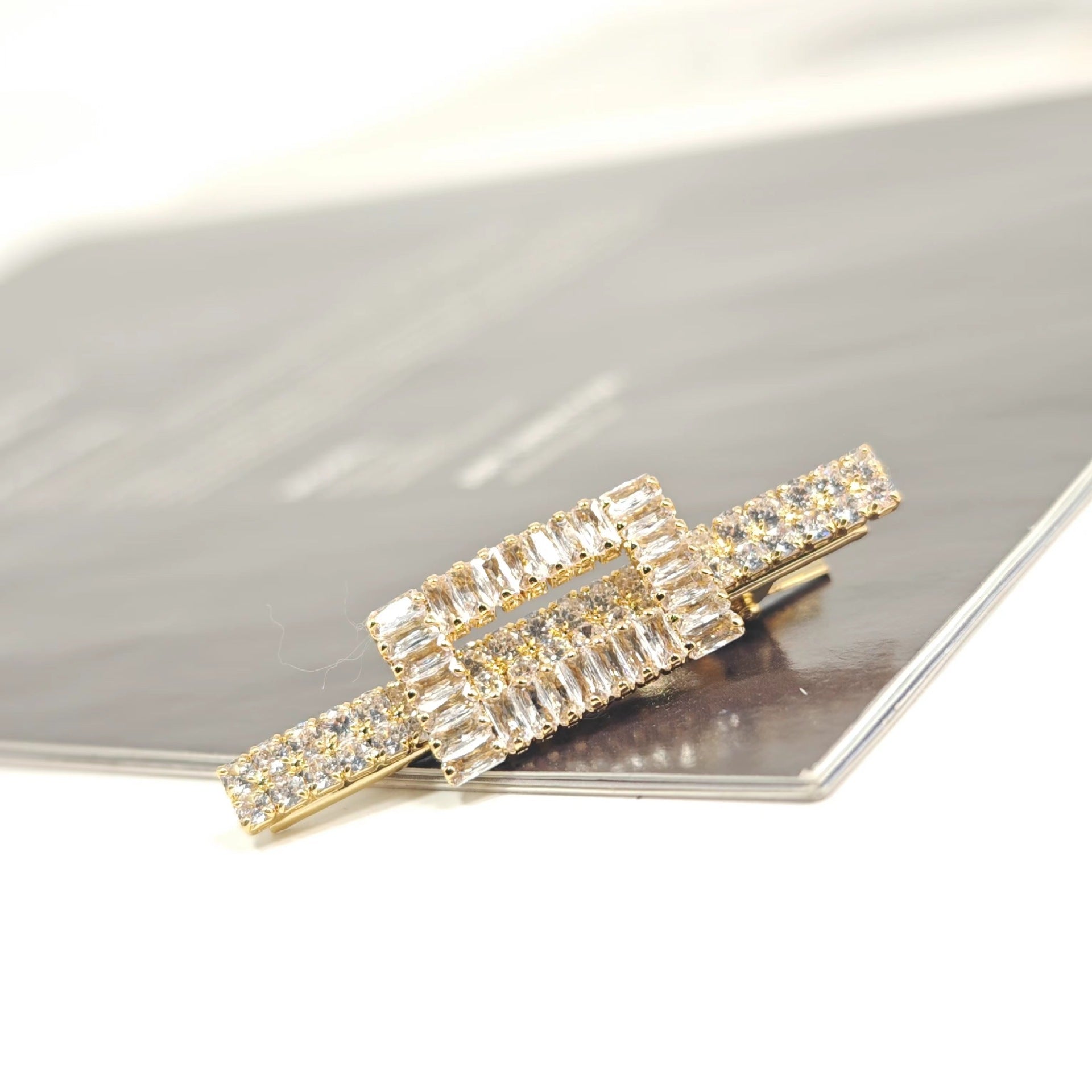 Women's Simple Style Classic Style Solid Color Alloy Inlay Rhinestones Hair Clip