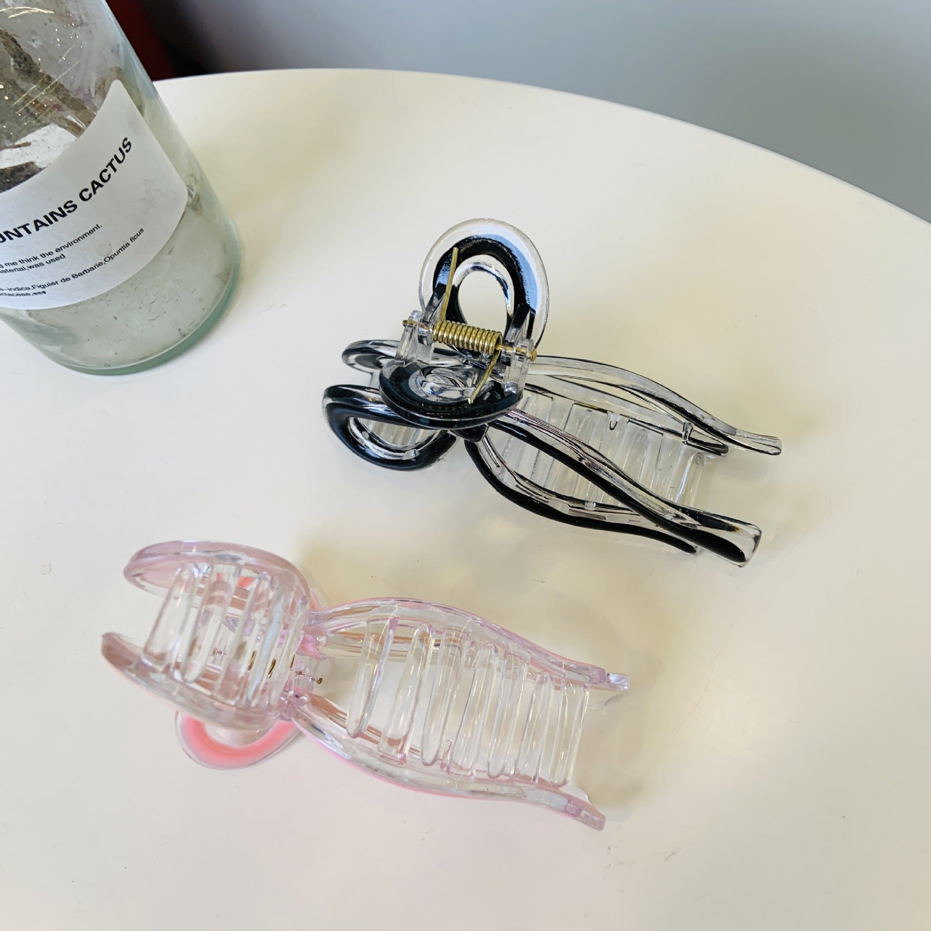 Women's Simple Style Bow Knot Plastic Resin Polishing Hair Claws