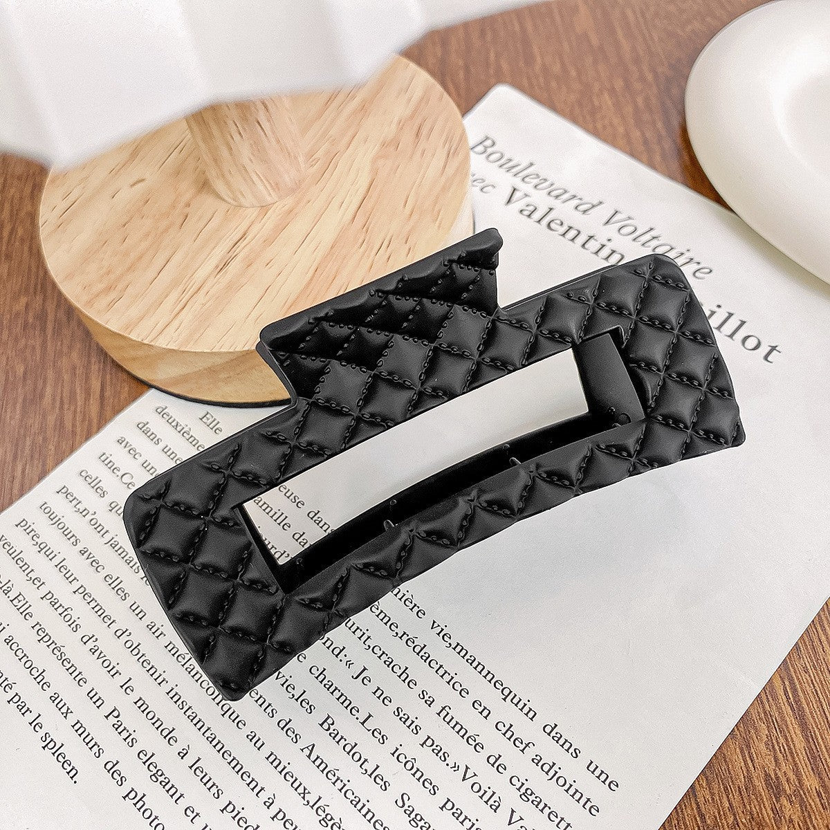 Women's Elegant Simple Style Solid Color Plastic Hair Claws