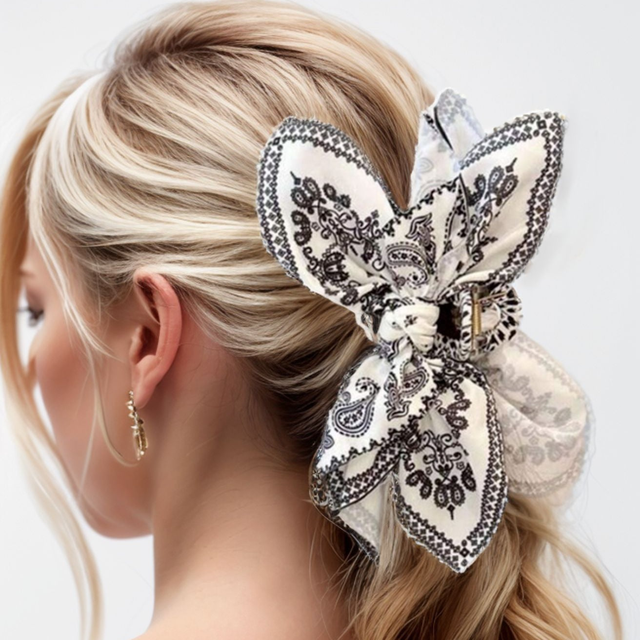 Women's Elegant Bow Knot Arylic Hair Claws