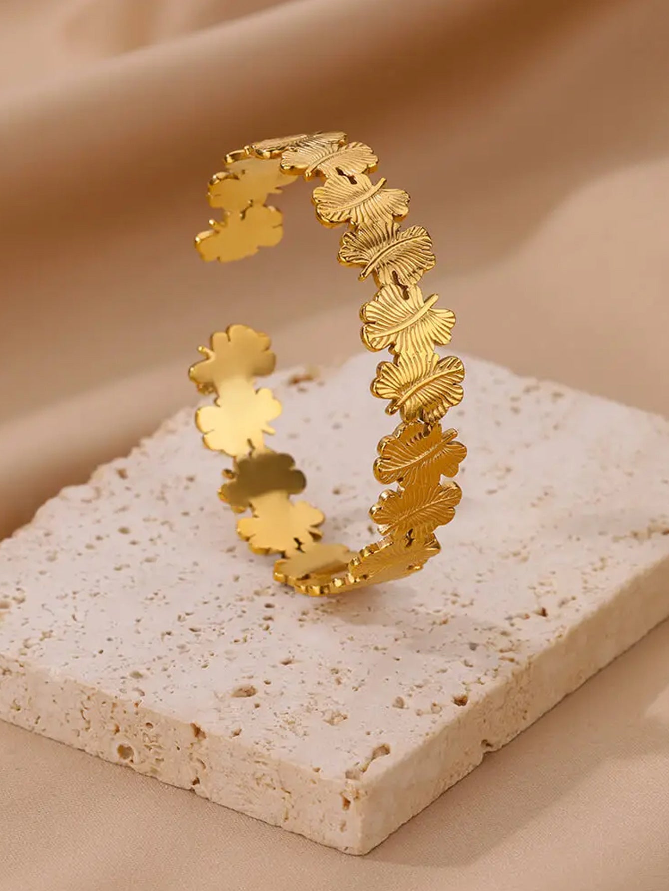 Retro Simple Style Geometric 304 Stainless Steel 18K Gold Plated Bangle In Bulk