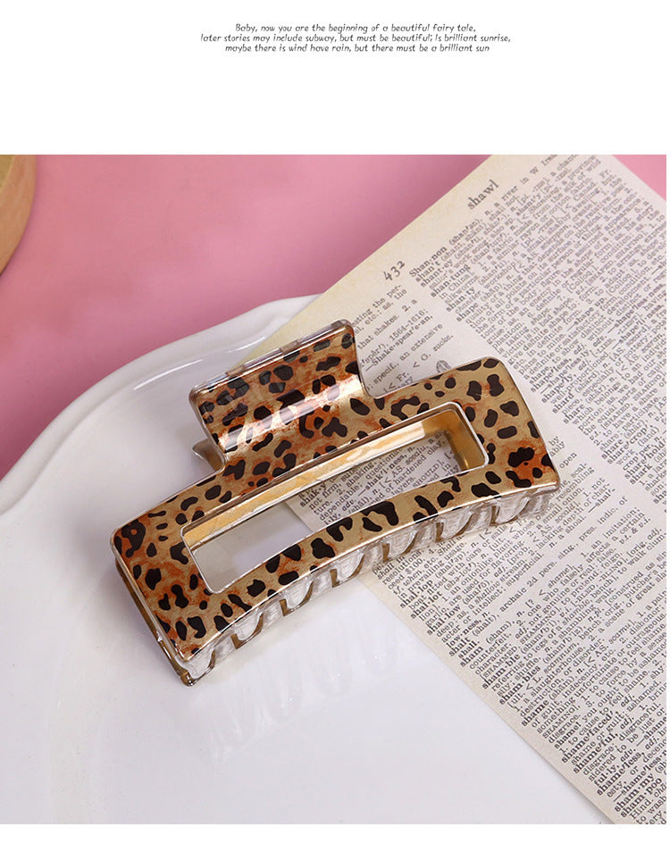 Women's Retro Leopard Plastic Printing Hollow Out Hair Claws