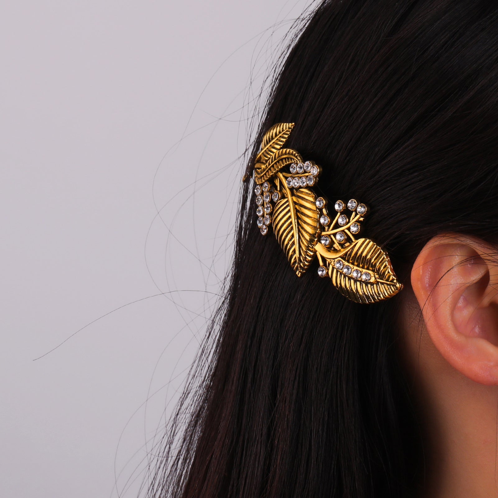 Women's Retro Leaf Alloy Plating Rhinestones Hair Clip