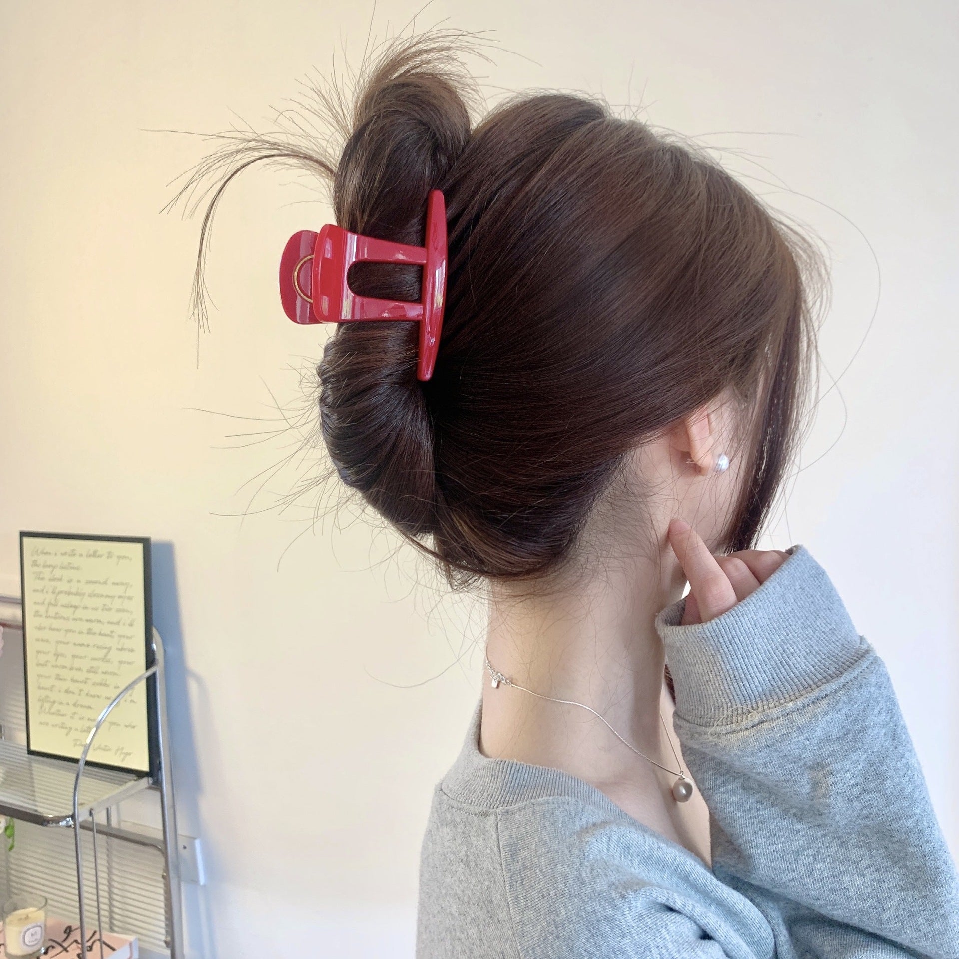 Women's Simple Style Top Hat Solid Color Plastic Hair Claws