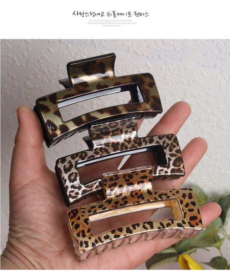 Women's Retro Leopard Plastic Printing Hollow Out Hair Claws