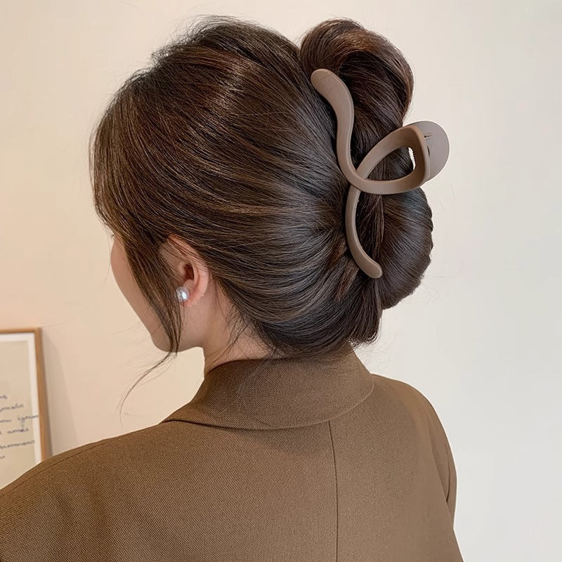 Cute love grab clip girl 2025 new popular high-end disc hair shark clip hairpin hair card headdress