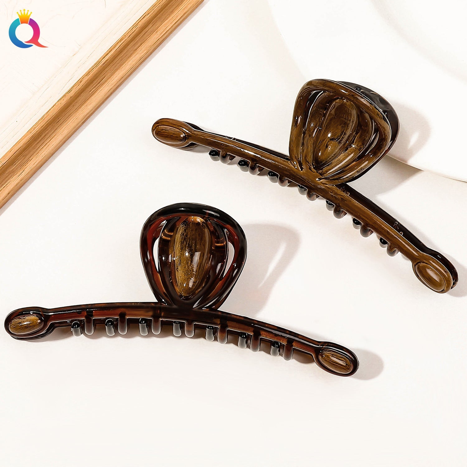 Women's Sweet Simple Style Geometric Plastic Hair Claws