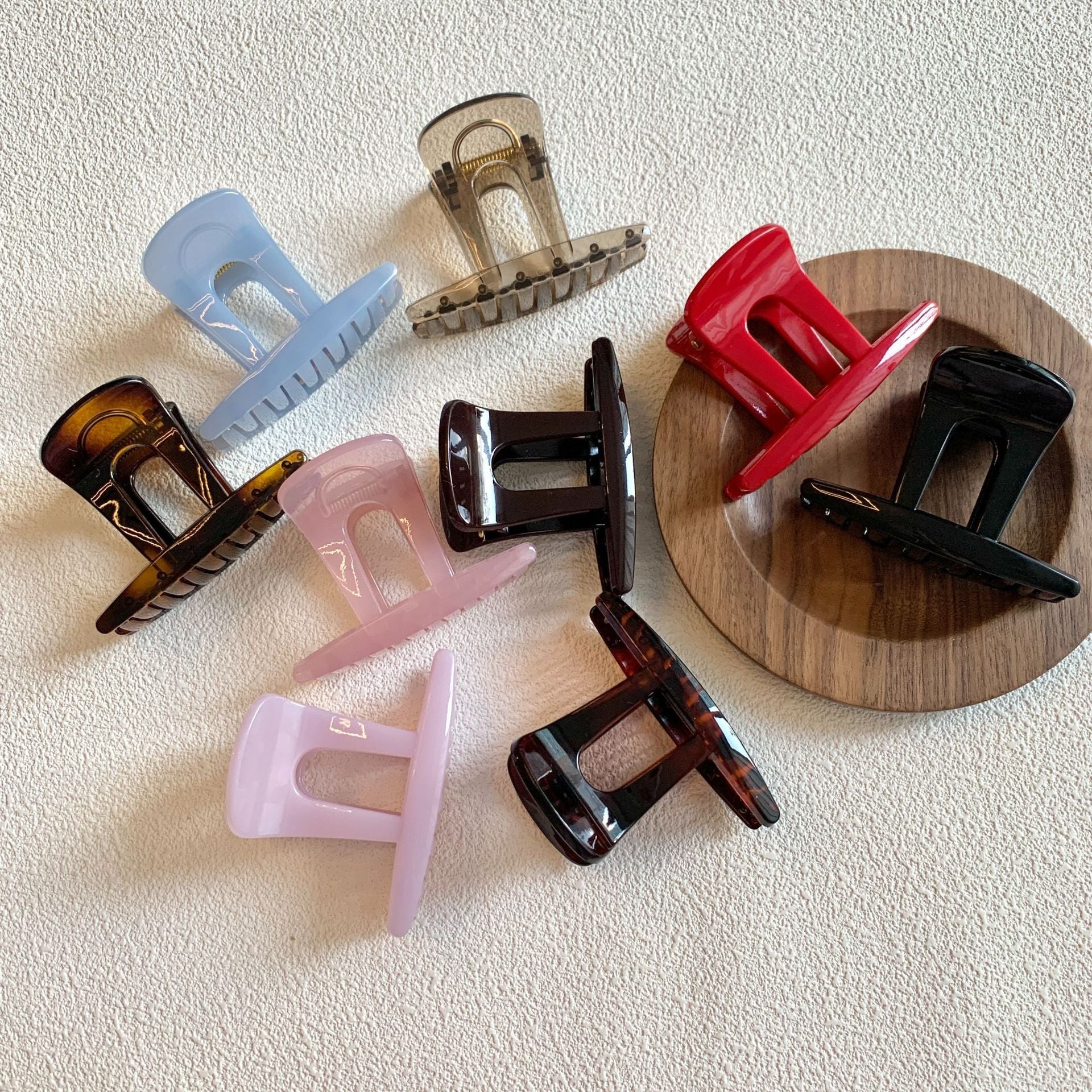 Women's Simple Style Top Hat Solid Color Plastic Hair Claws