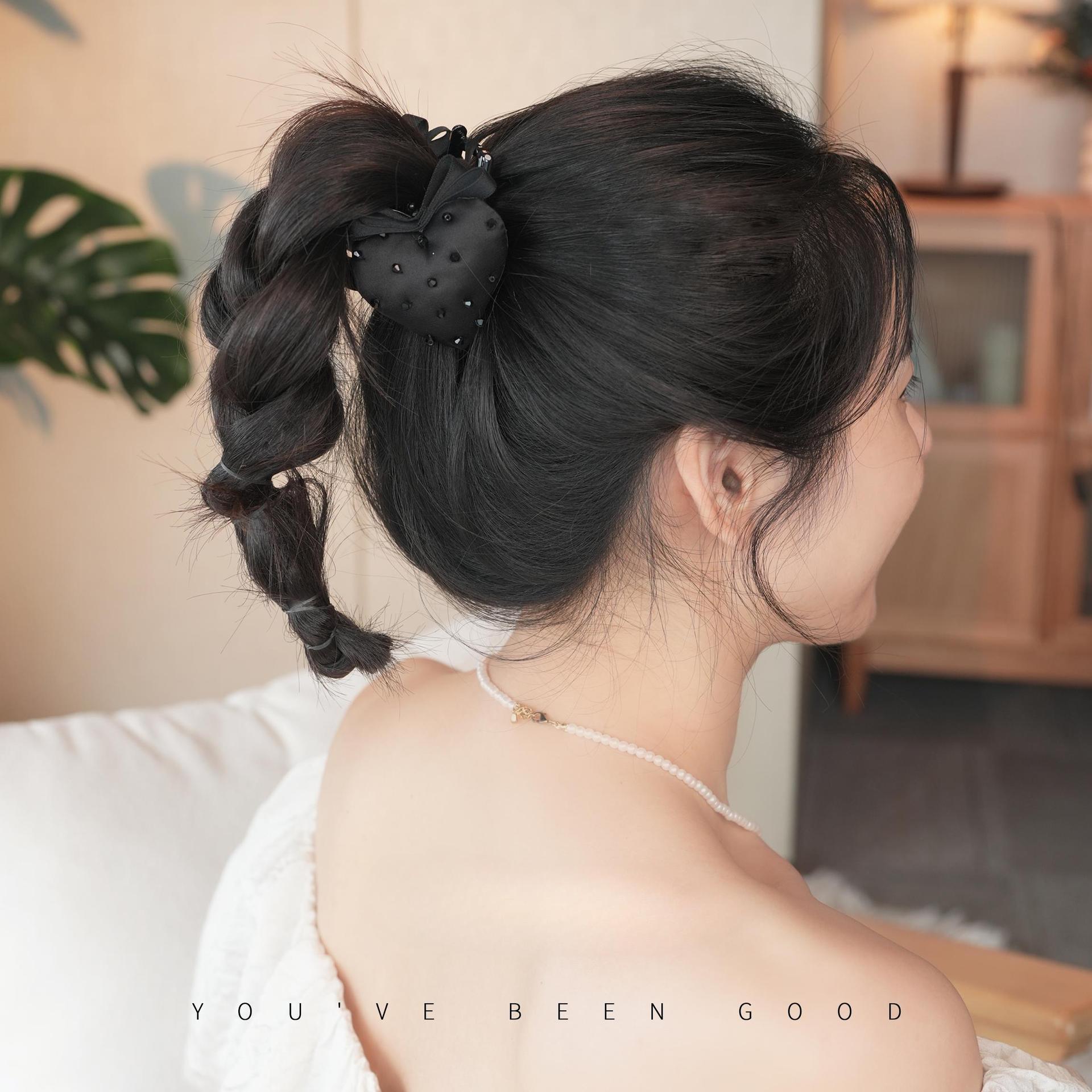 women's retro heart shape cloth hair claws