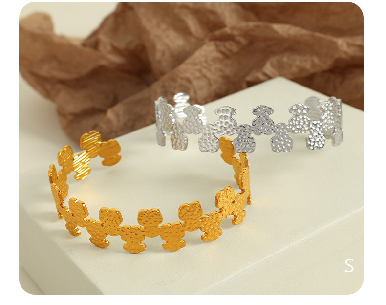 Simple Style Leaves Solid Color Flower Titanium Steel 18K Gold Plated Bangle In Bulk