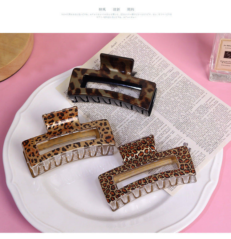 Women's Retro Leopard Plastic Printing Hollow Out Hair Claws
