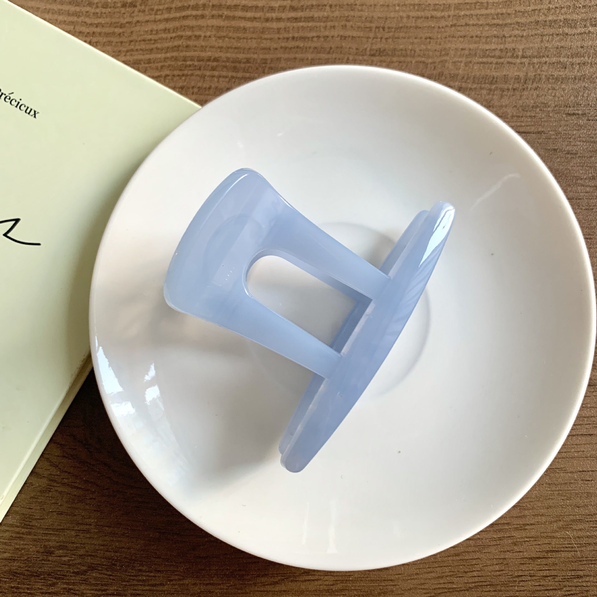 Women's Simple Style Top Hat Solid Color Plastic Hair Claws