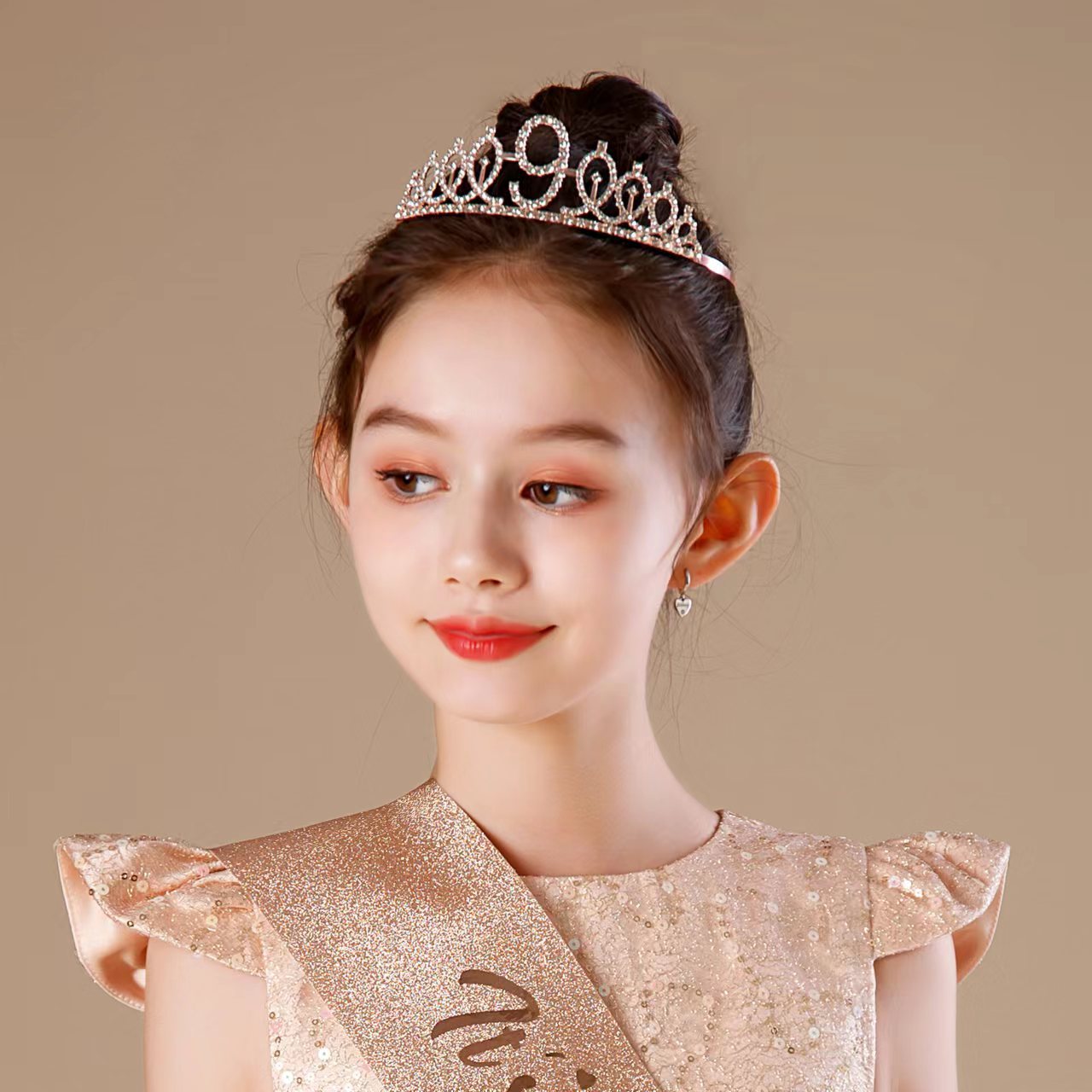 Girl'S Cartoon Style Letter Crown Metal Stoving Varnish Crystal Crown