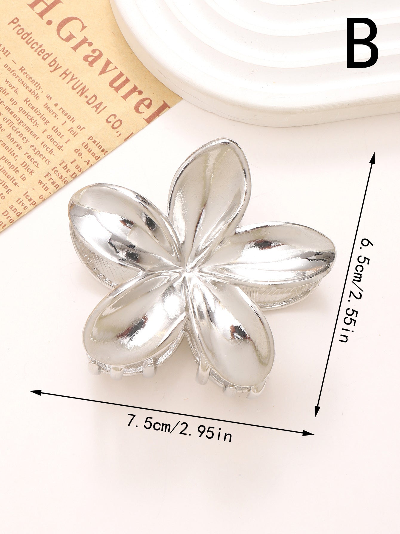 Women's Elegant Sweet Flower Metal Plating Hair Claws