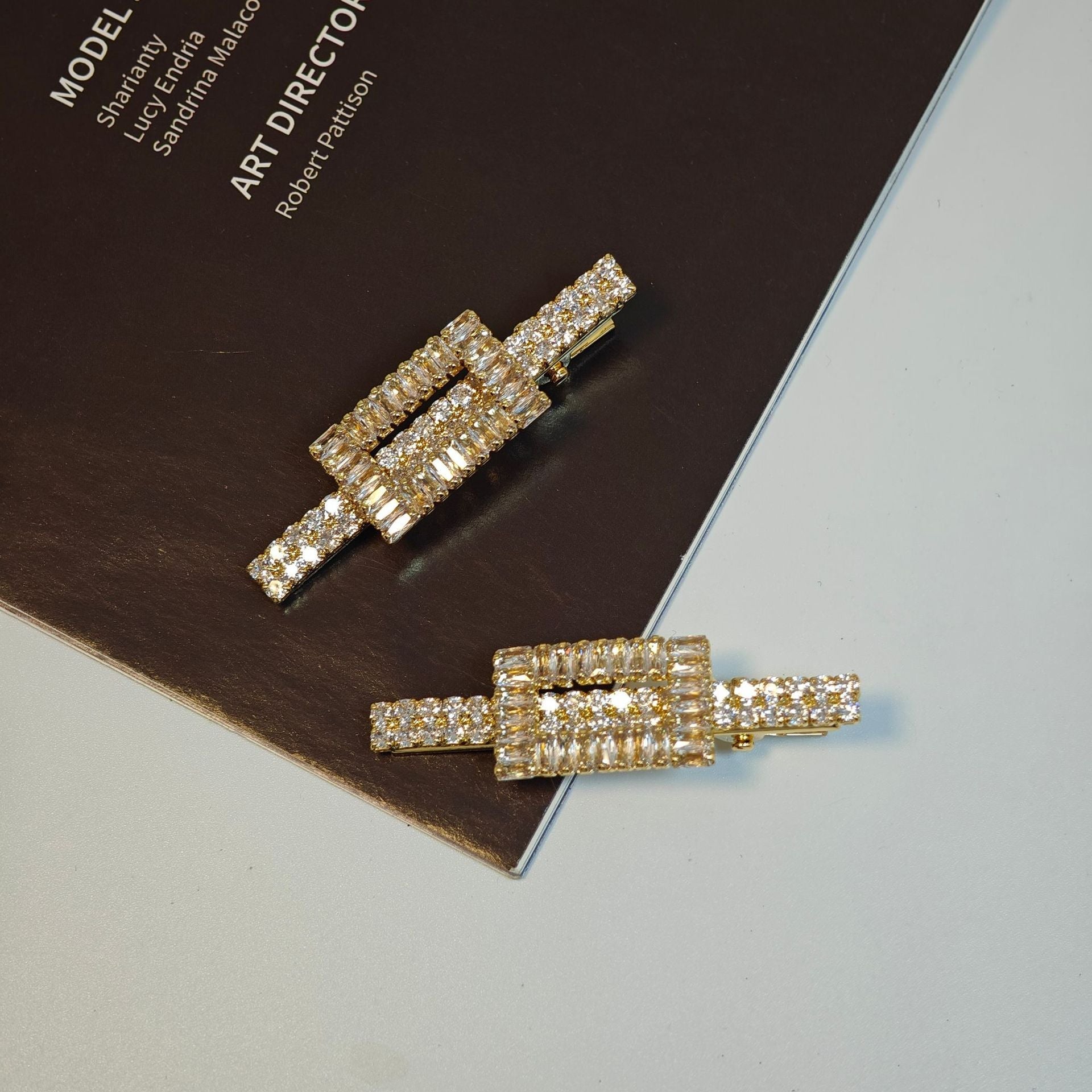 Women's Simple Style Classic Style Solid Color Alloy Inlay Rhinestones Hair Clip