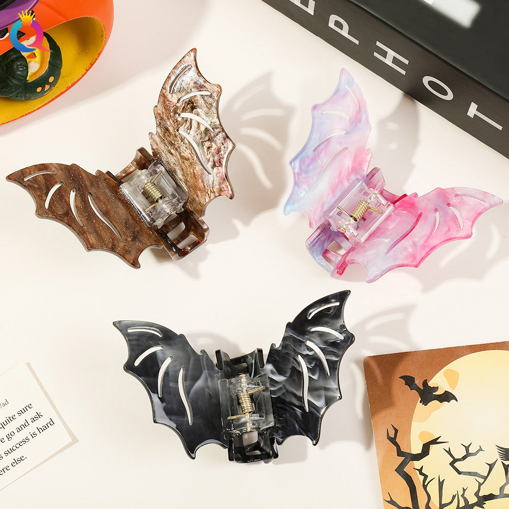 Women's Cute Simple Style Bat Plastic Hair Claws