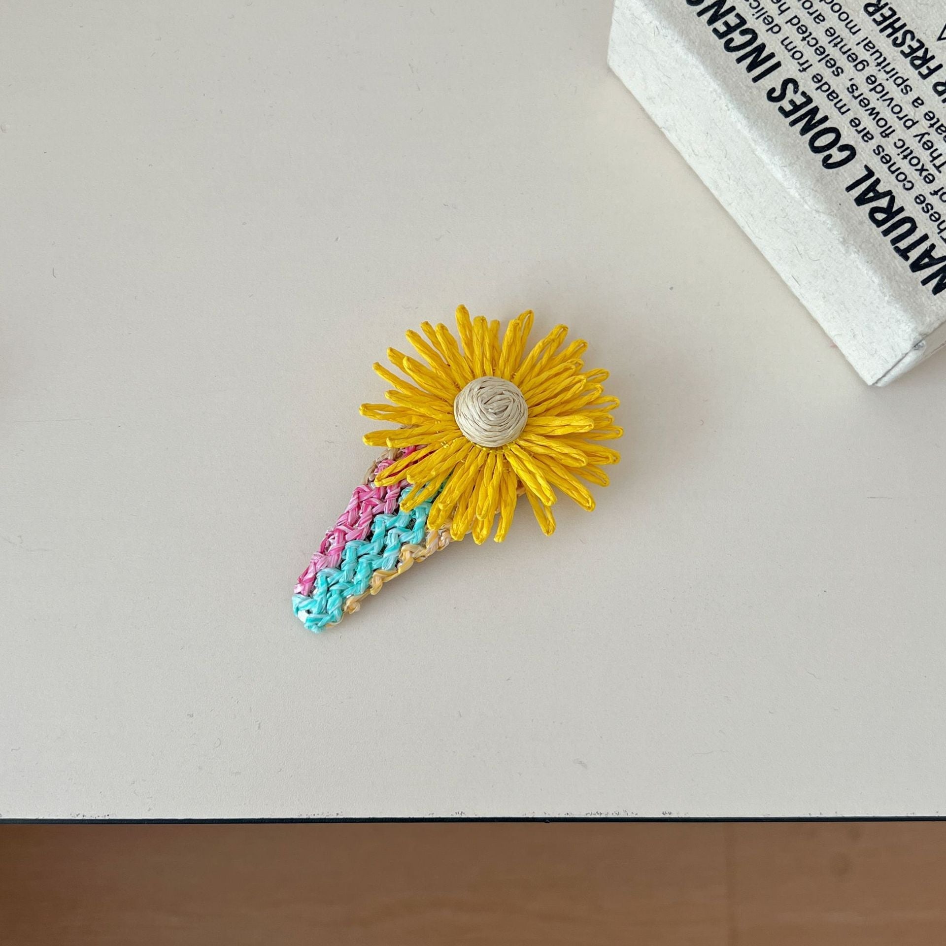 Women's Casual Sweet Daisy Plastic Hair Clip