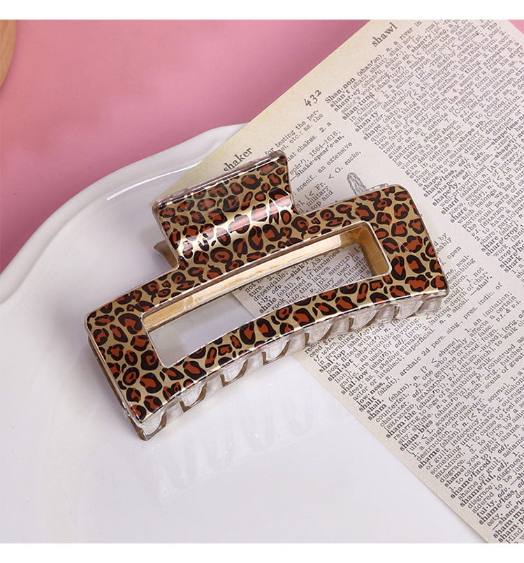 Women's Retro Leopard Plastic Printing Hollow Out Hair Claws