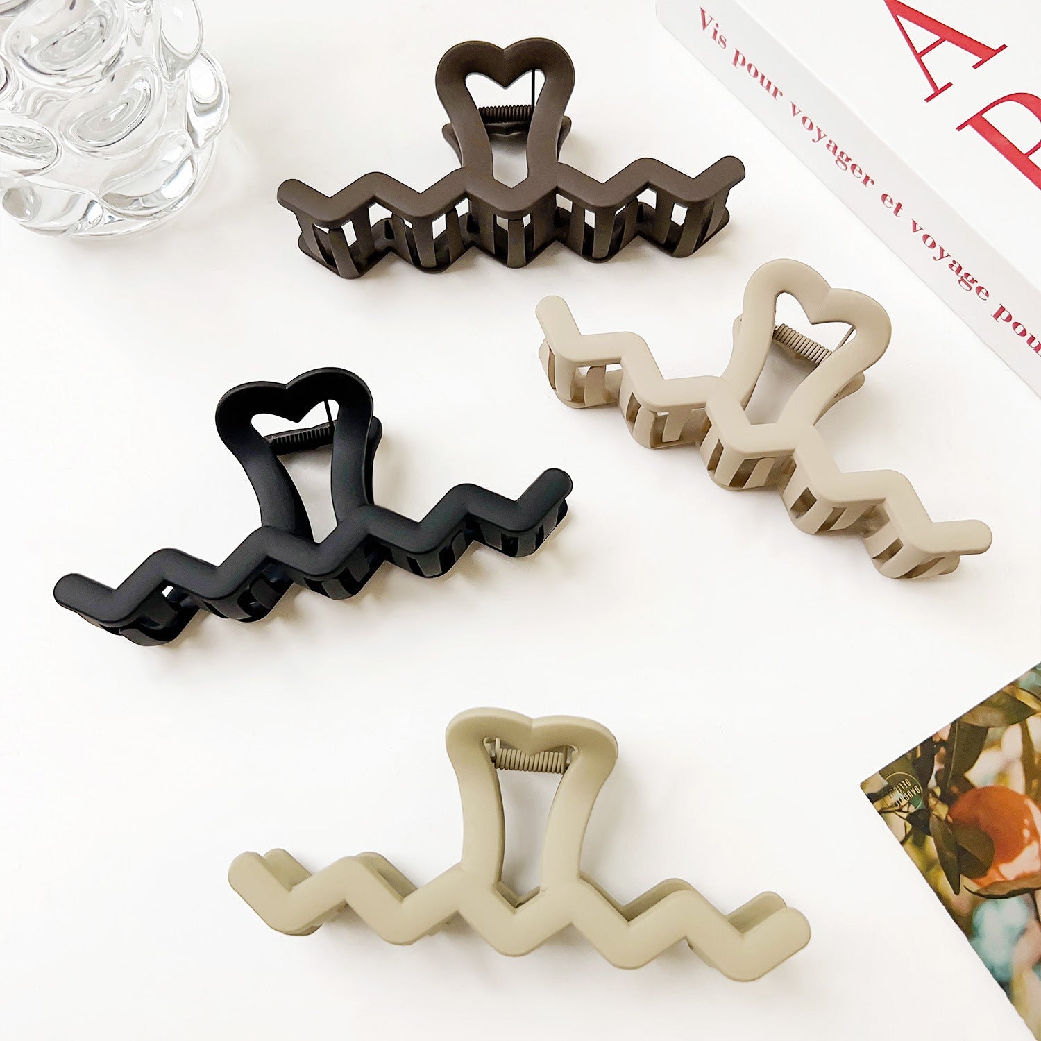 Women's Simple Style Waves Arylic Hair Claws