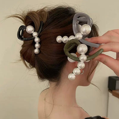 lady pearl arylic hair claws