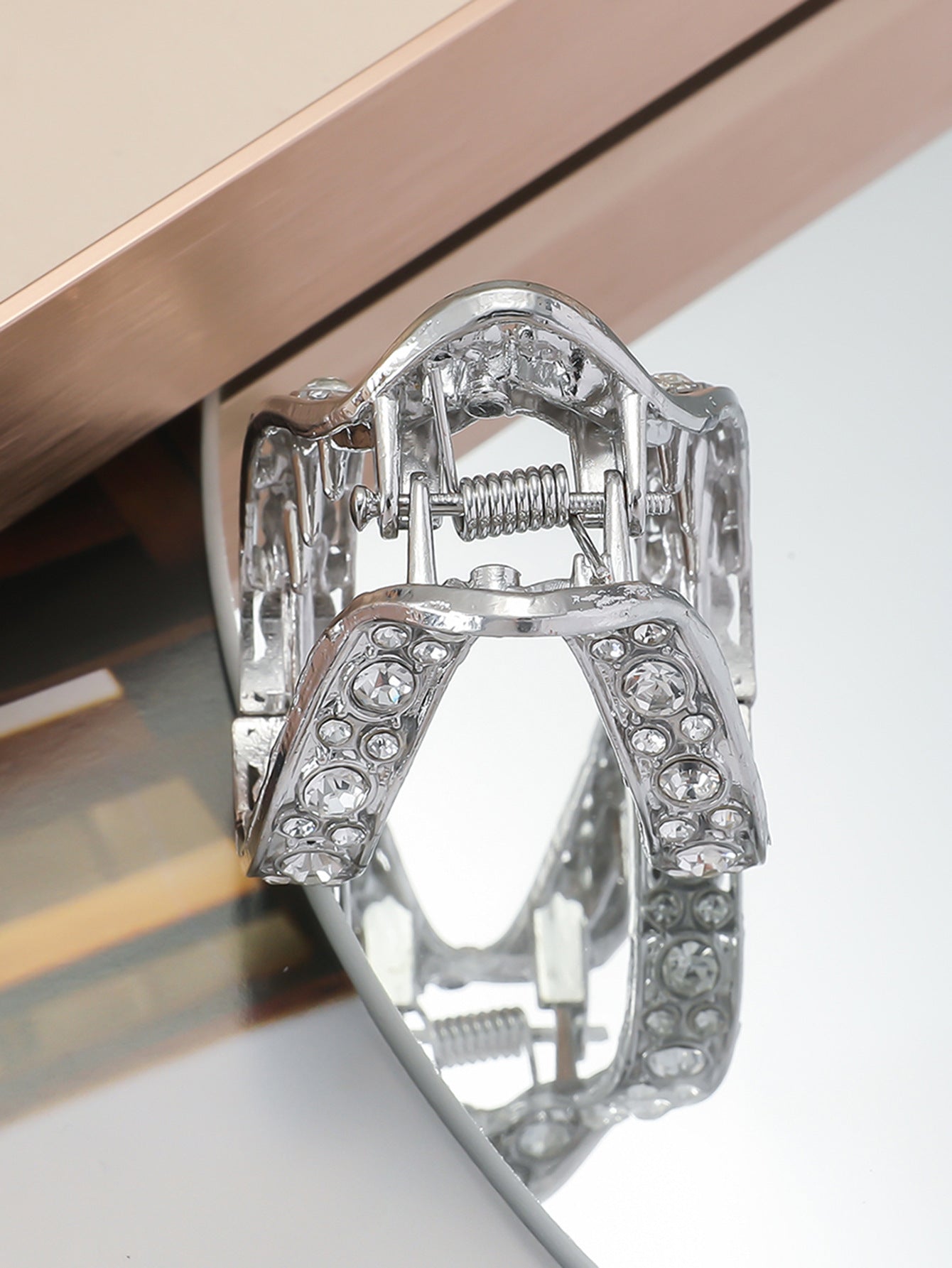 women's simple style solid color alloy plating inlay rhinestones hair claws