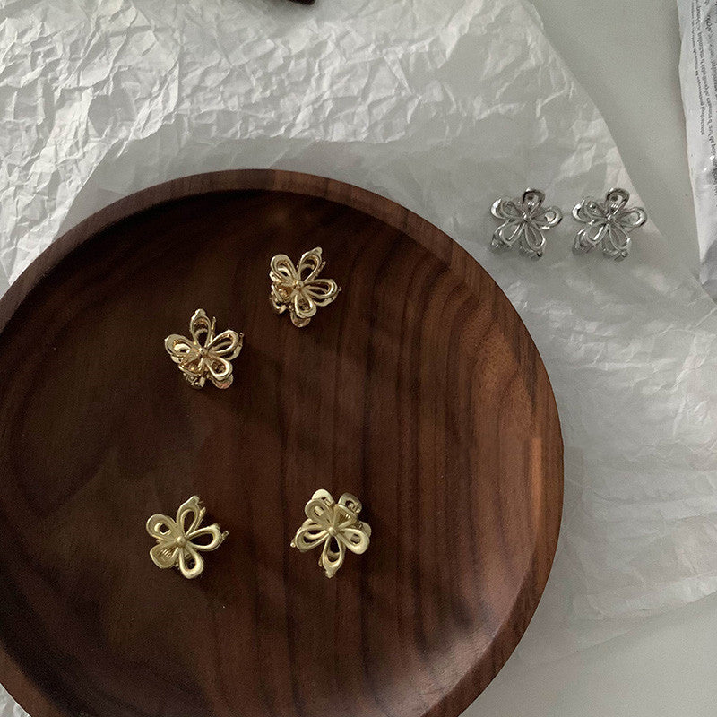 Women's Sweet IG Style Flower Metal Hollow Out Hair Claws