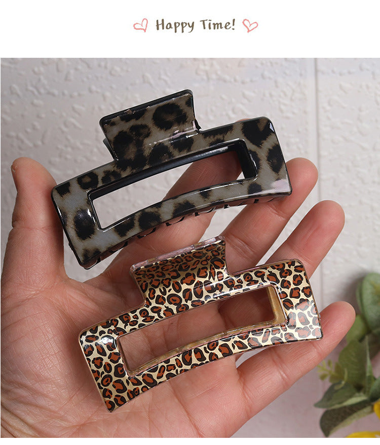 Women's Retro Leopard Plastic Printing Hollow Out Hair Claws