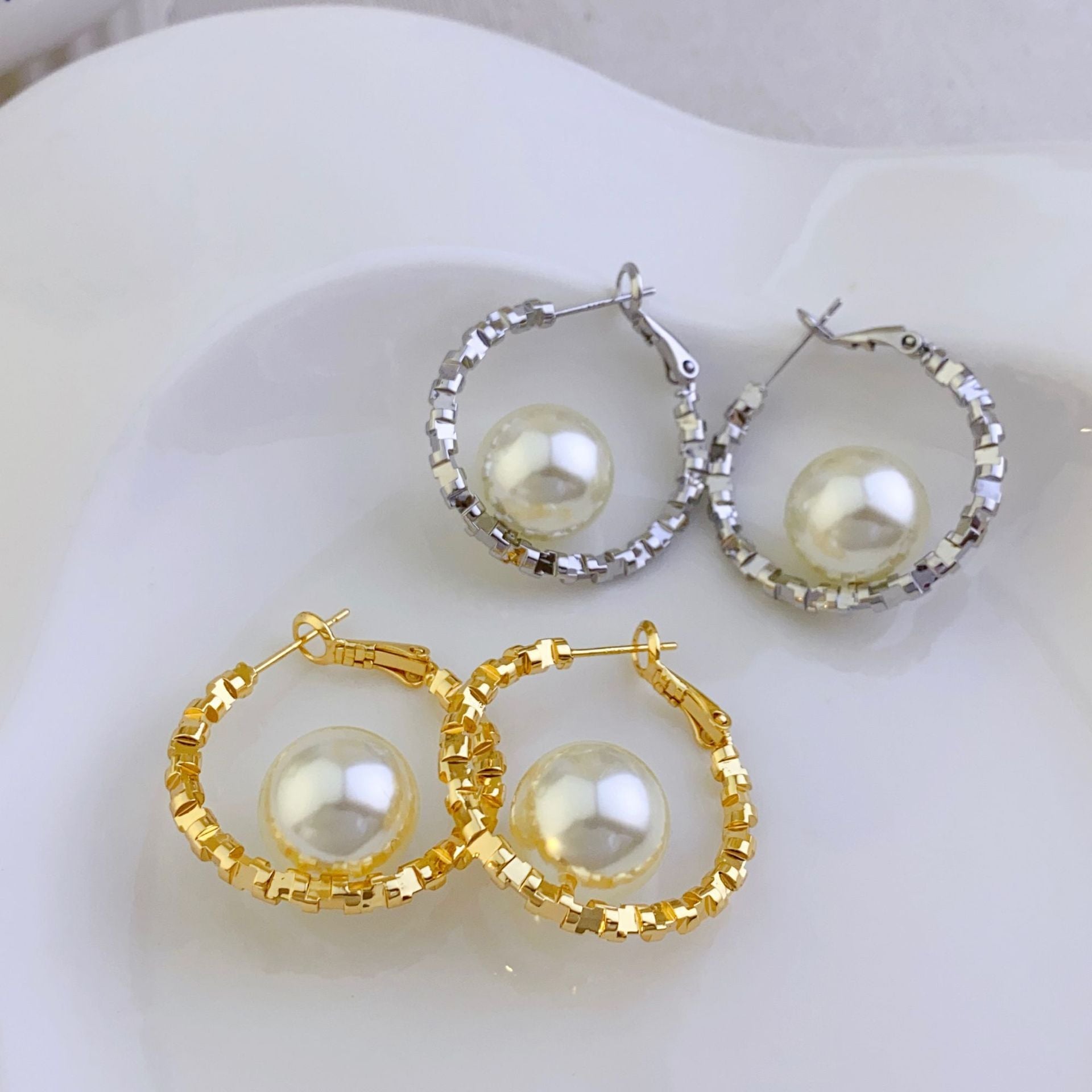 Copper plated real gold Korean version fashion broken silver earrings pearl earrings