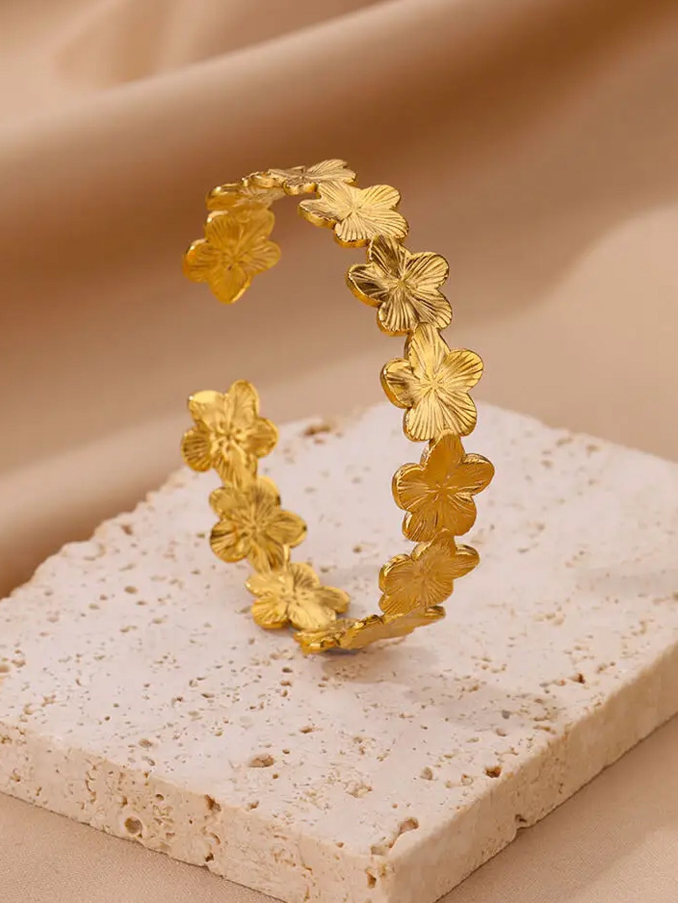 Retro Simple Style Geometric 304 Stainless Steel 18K Gold Plated Bangle In Bulk