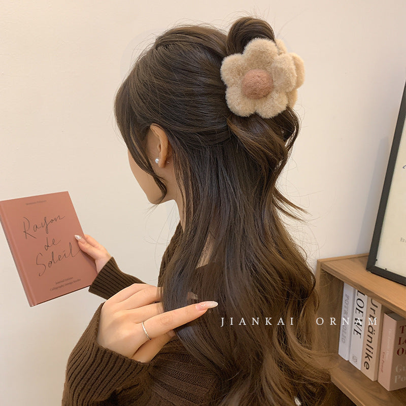 Cute love grab clip girl 2025 new popular high-end disc hair shark clip hairpin hair card headdress