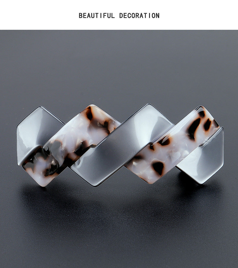 Women's Retro Simple Style Twist Acetic acid sheets Hair Clip